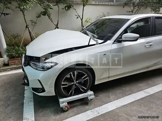 Photo 2 of 11: 2025 BMW 320i — Korean insurance auction