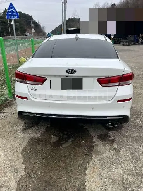 Photo 2 of 7: 2019 Kia K5 — Korean insurance auction