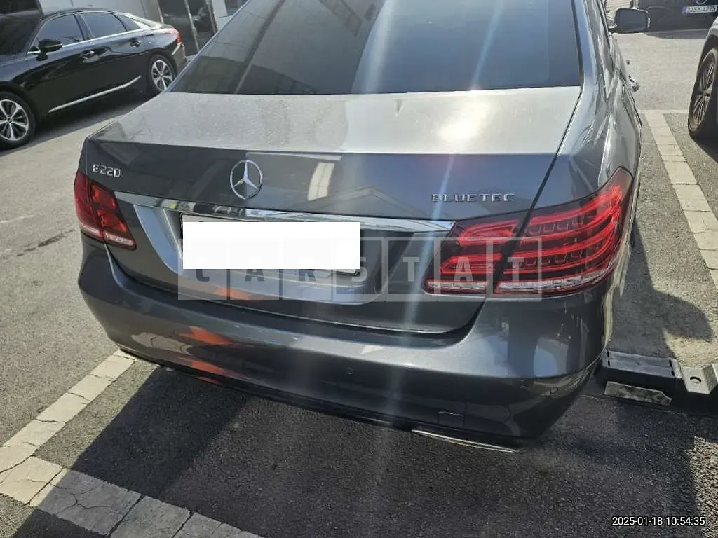 Photo 2 of 13: 2016 Mercedes-Benz E220 BlueTec — Korean insurance auction