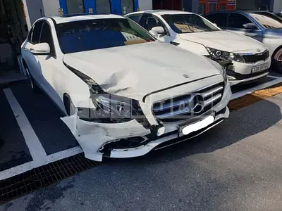 Photo 1 of 24: 2017 Mercedes-Benz E220d, VIN WDDZF0EB2HA107174 — Korean insurance auction