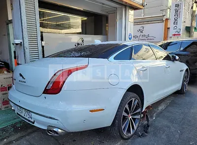 Photo 1 of 14: 2019 Jaguar XJ 3.0d, VIN SAJAA22P7KNW17698 — Korean insurance auction