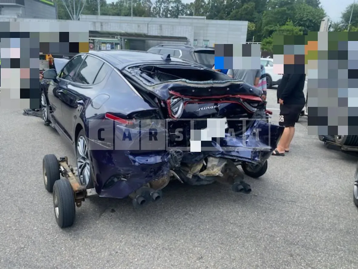 Photo 2 of 2: 2019 Kia Stinger Gasoline — Korean insurance auction