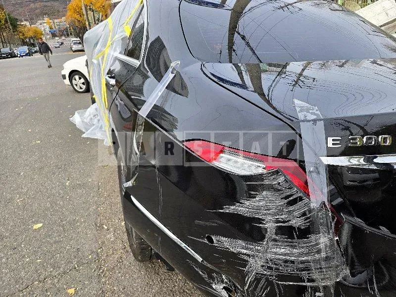 Photo 2 of 21: 2018 Mercedes-Benz E220d 4Matic — Korean insurance auction