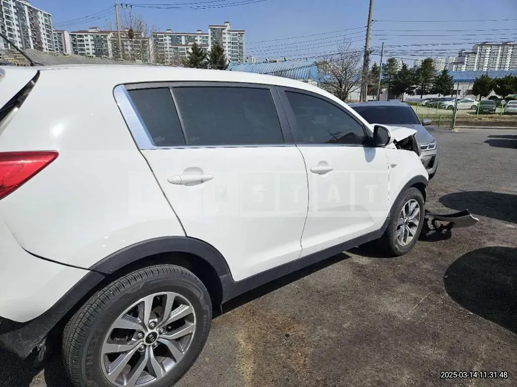 Photo 2 of 23: 2015 Kia Sportage R — Korean insurance auction