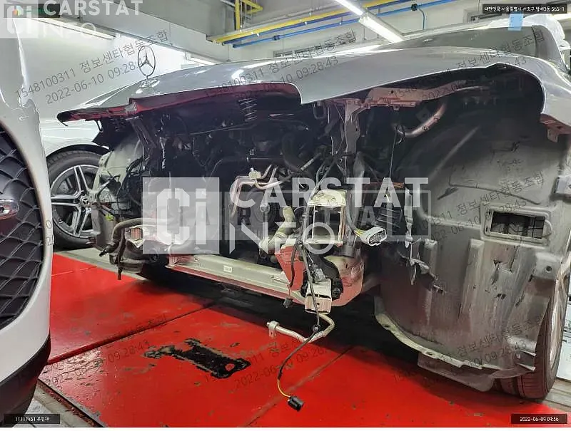 Photo 2 of 10: 2017 Mercedes-Benz E300 4Matic, VIN WDDZF4KB9HA177718 — Korean insurance auction
