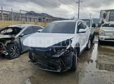Photo 1 of 12: 2019 Hyundai Tucson, VIN KMHJ3817GKU968089 — Korean insurance auction