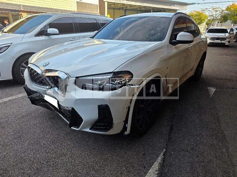 Photo 2 of 21: 2022 BMW X4 xDrive20d, VIN WBA31CA04P9P13058 — Korean insurance auction