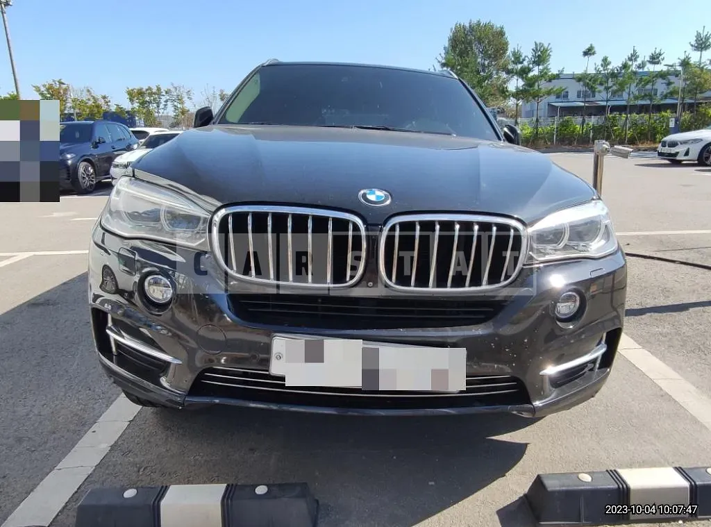 Photo 2 of 10: 2015 BMW X5 xDrive30d, VIN WBAKS4101F0H55157 — Korean insurance auction