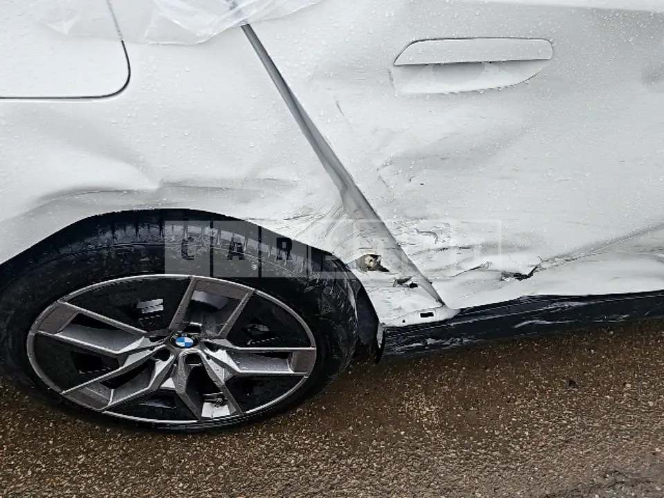 Photo 2 of 46: 2023 BMW 520i — Korean insurance auction