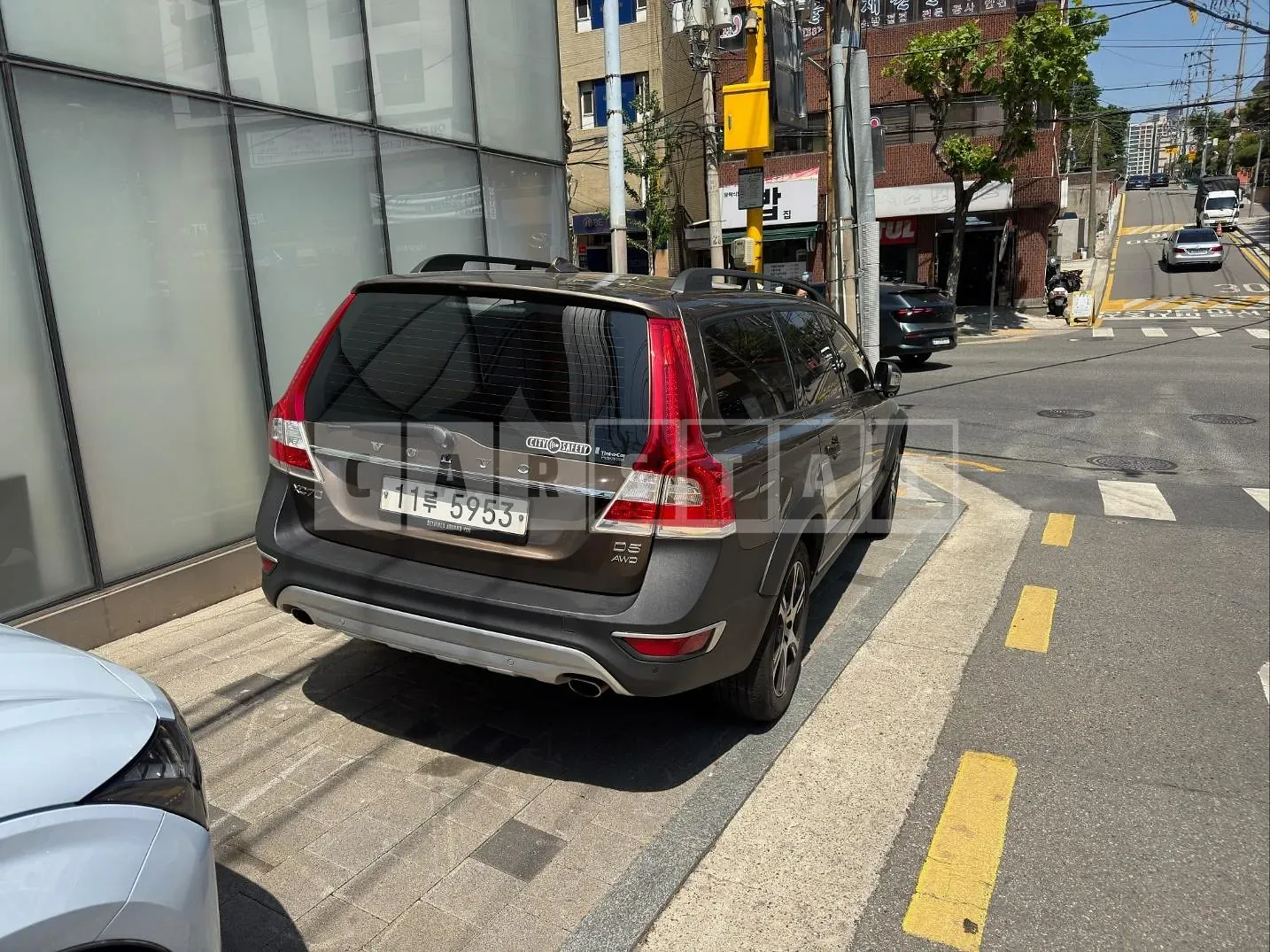 Photo 3 of 3: 2015 Volvo XC70 D5 AWD, VIN YV1BZ82K6F1229838 — Korean insurance auction