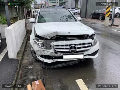 Photo 1 of 10: 2017 Mercedes-Benz E300, VIN WDDZF4JB0HA279037 — Korean insurance auction