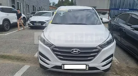 Photo 2 of 18: 2018 Hyundai Tucson, VIN KMHJ281ABJU564104 — Korean insurance auction
