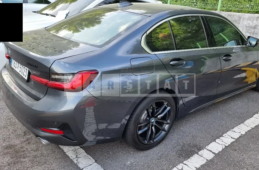 Photo 2 of 25: 2021 BMW 320i, VIN WBA5X5101MFK60226 — Korean insurance auction