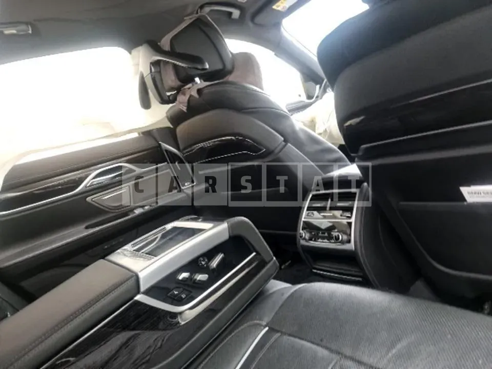 Photo 2 of 10: 2018 BMW 740d xDrive, VIN WBA7C6101JB073839 — Korean insurance auction