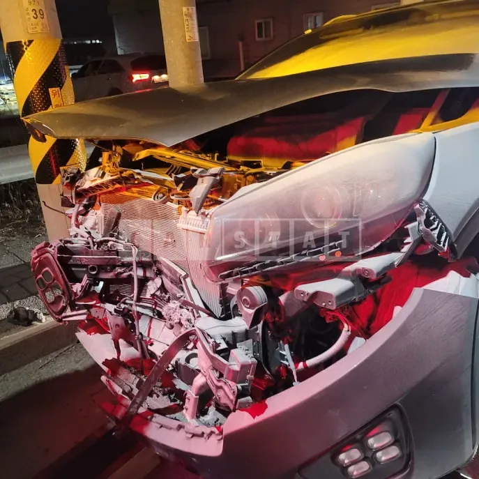 Photo 2 of 9: 2015 Kia Sorento 2.0 — Korean insurance auction