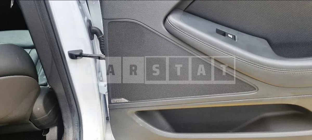 Photo 2 of 15: 2018 Genesis G80 3.3 — Korean insurance auction