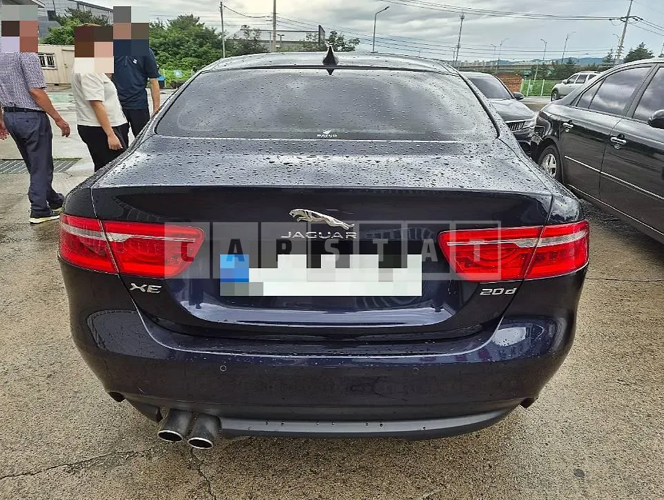 Photo 2 of 8: 2018 Jaguar XE 20d — Korean insurance auction