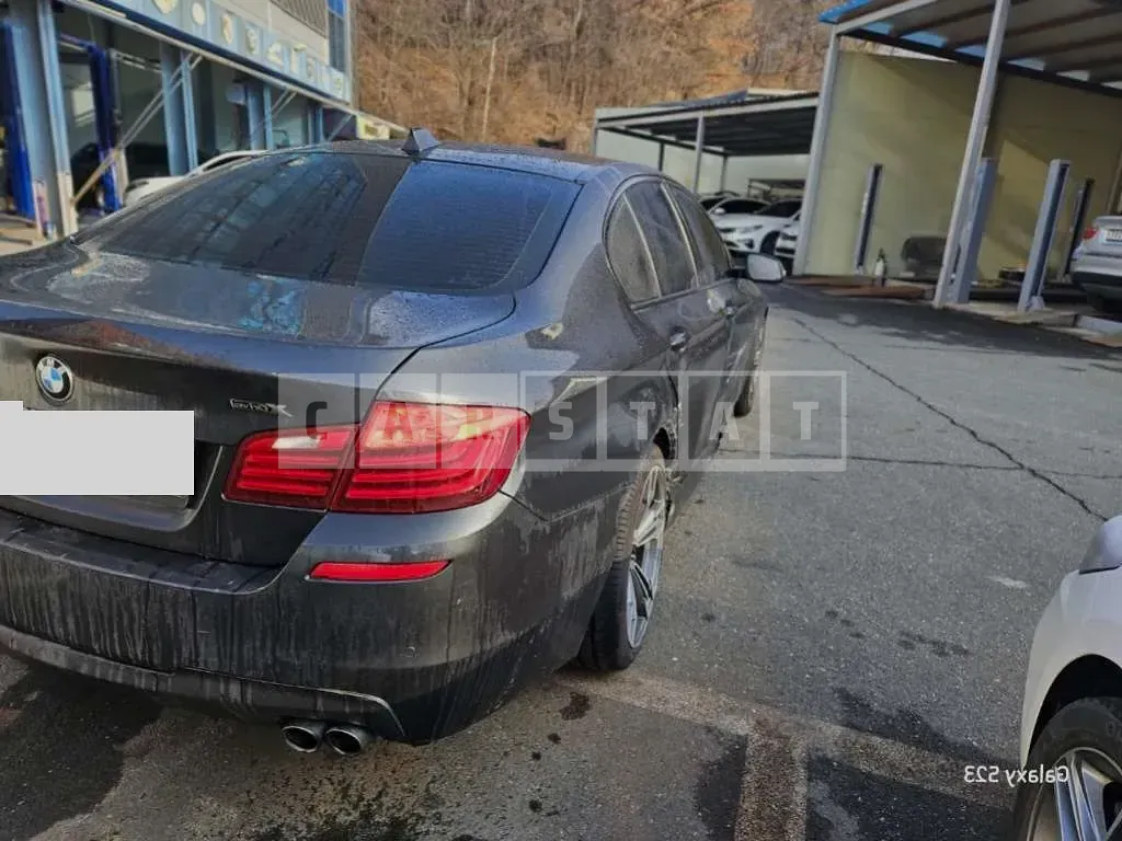 Photo 2 of 9: 2015 BMW 520d xDrive, VIN WBA5E7101FGK08870 — Korean insurance auction