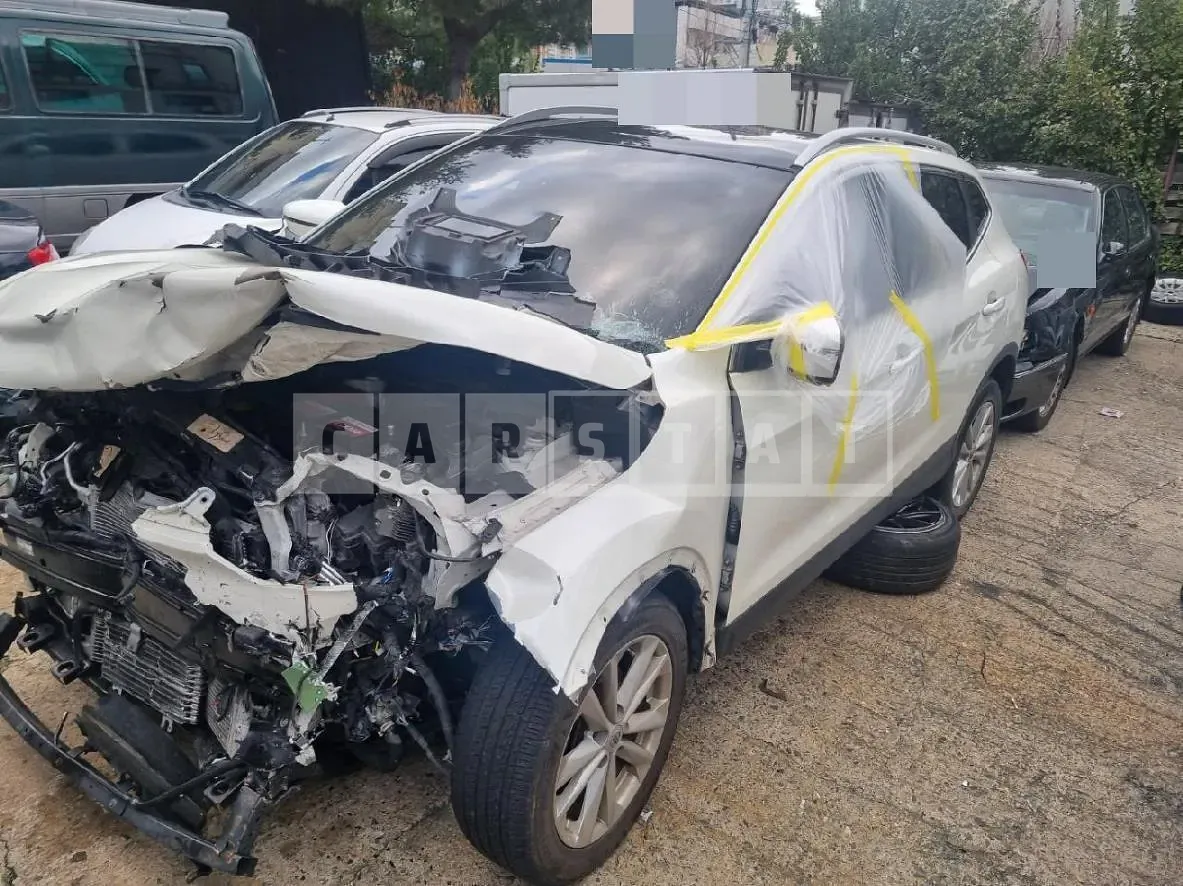 Photo 2 of 10: 2016 Nissan Qashqai, VIN SJNDJ18E9GA520240 — Korean insurance auction