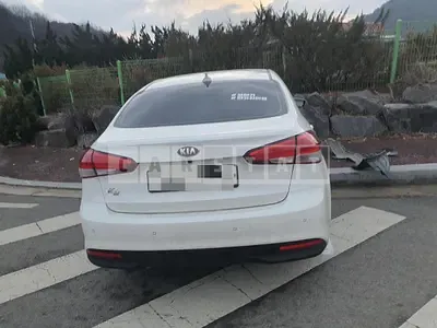Photo 1 of 6: 2017 Kia K3 1.6 — Korean insurance auction
