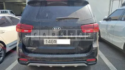 Photo 1 of 17: 2020 Kia Carnival, VIN KNAMB81ABLS658300 — Korean insurance auction