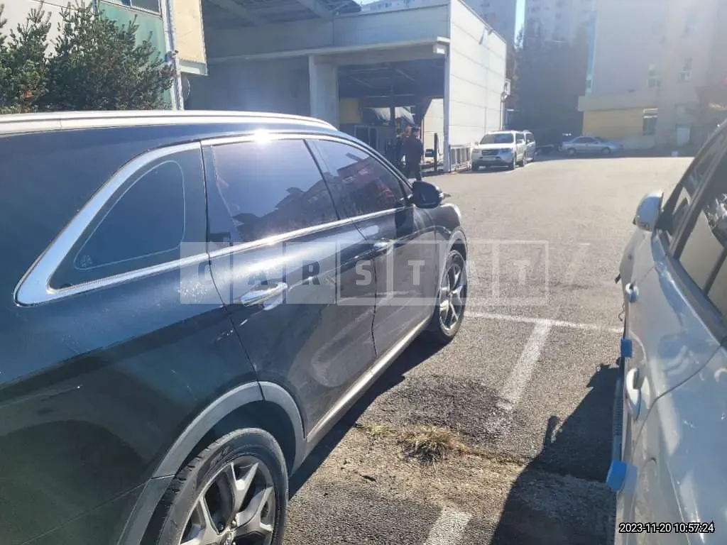 Photo 2 of 14: 2015 Kia Sorento, VIN KNAPH81ABFA037865 — Korean insurance auction