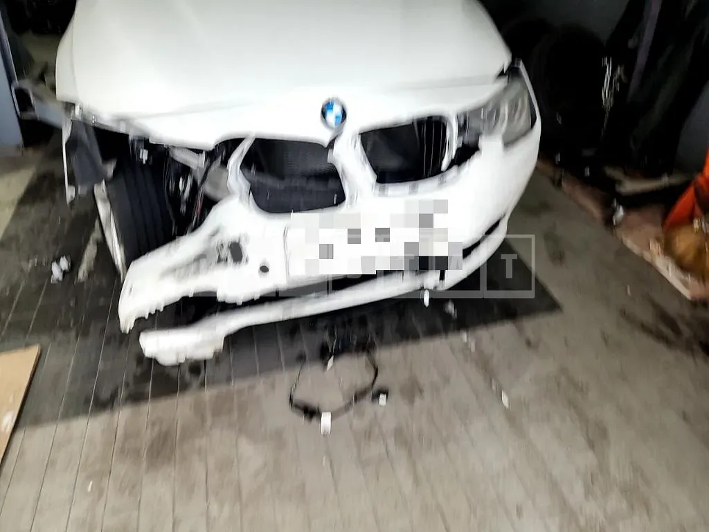 Photo 2 of 17: 2018 BMW 320d — Korean insurance auction