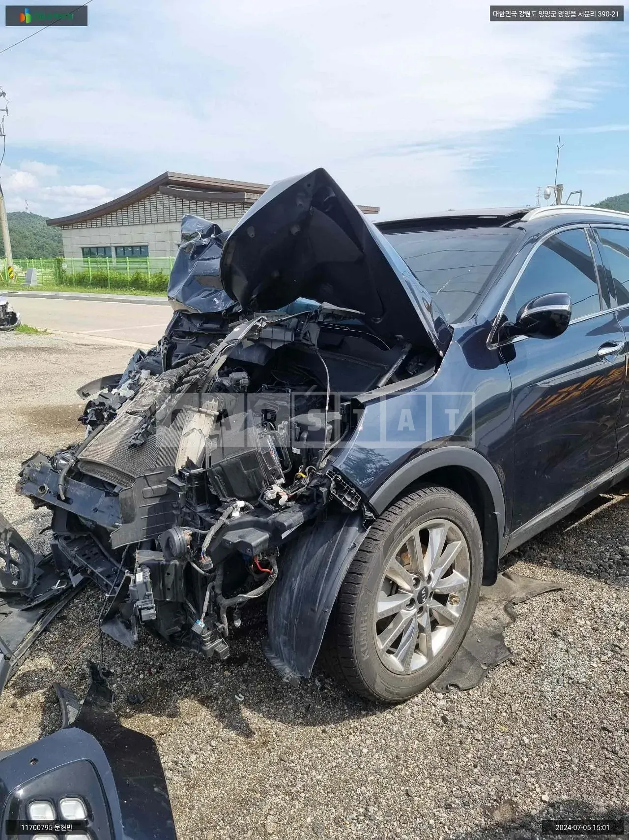 Photo 2 of 10: 2017 Kia Sorento /Sorrento, VIN KNAPH81ABHA313653 — Korean insurance auction