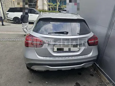 Photo 1 of 30: 2017 Mercedes-Benz GLA220 — Korean insurance auction