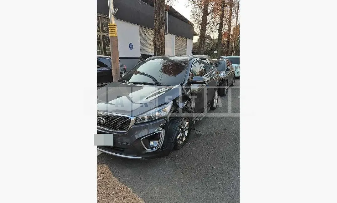 Photo 2 of 19: 2015 Kia Sorento — Korean insurance auction