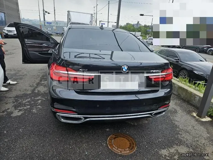 Photo 2 of 55: 2016 BMW 750Li xDrive — Korean insurance auction
