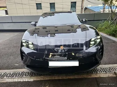 Photo 1 of 13: 2022 Porsche Taycan (High. 5-Seater) — Korean insurance auction