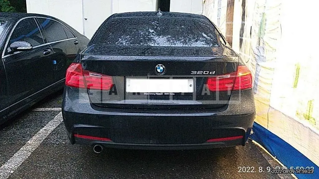 Photo 2 of 8: 2015 BMW 320d, VIN WBA3D3100FK613960 — Korean insurance auction