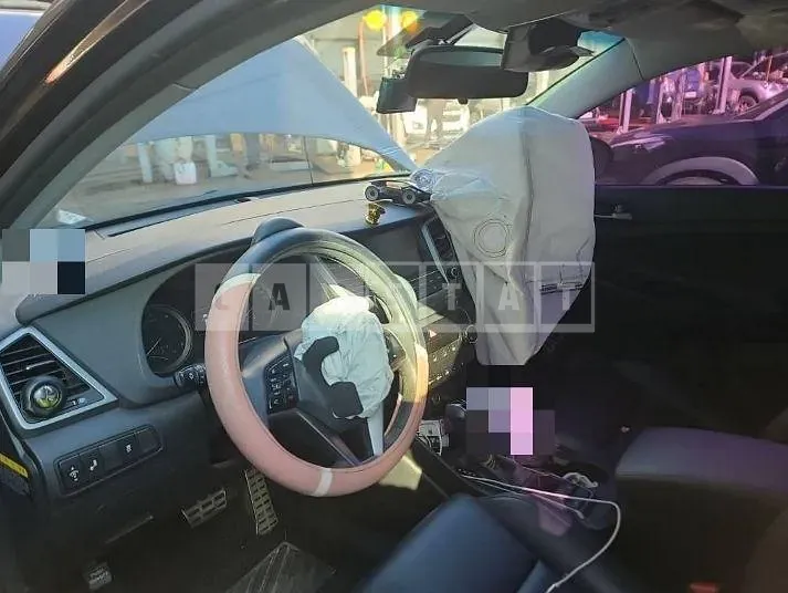 Photo 2 of 19: 2018 Hyundai Tucson TL, VIN KMHJ281ABJU687885 — Korean insurance auction