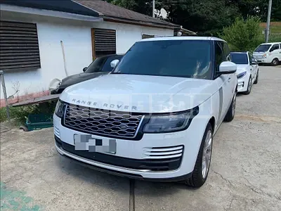 Photo 1 of 32: 2018 Land Rover Range Rover 4.4d, VIN SALGA2BJ7JA395070 — Korean insurance auction