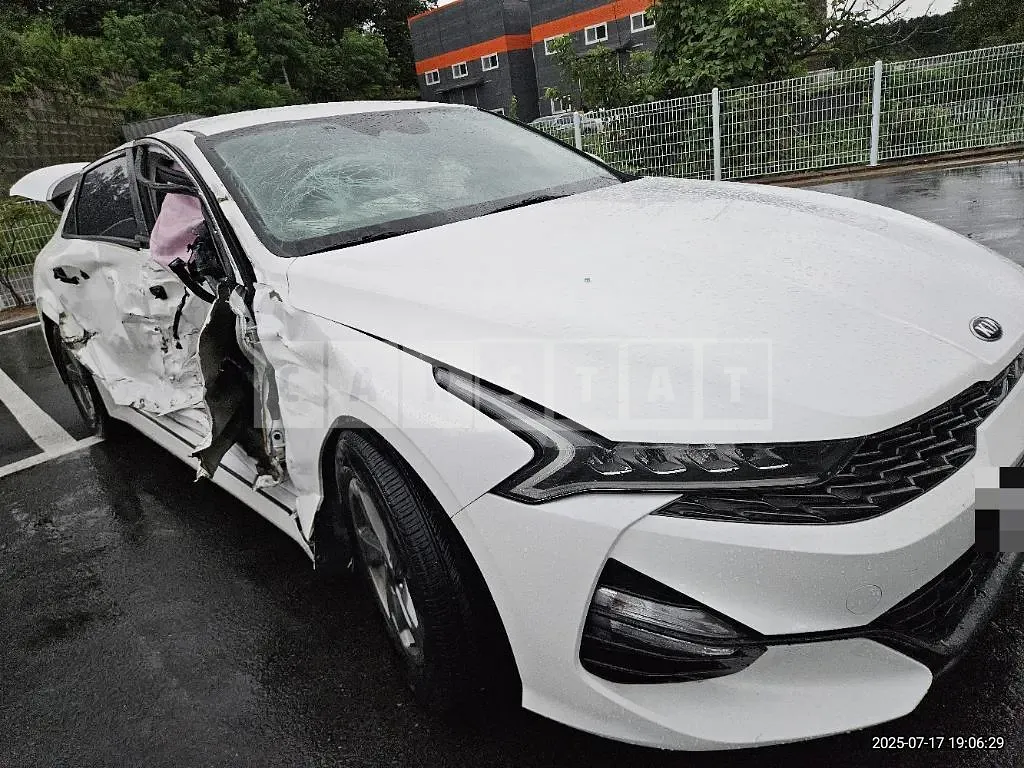 Photo 2 of 24: 2020 Kia K5 LPG — Korean insurance auction