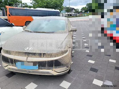 Photo 1 of 9: 2022 Hyundai IONIQ 5 Long Range, VIN KMHKR81CPNU095815 — Korean insurance auction
