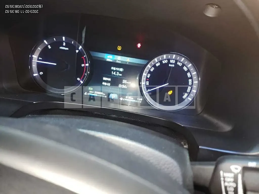 Photo 2 of 18: 2018 Mercedes-Benz E300 4Matic, VIN WDDZF4KB4JA359171 — Korean insurance auction