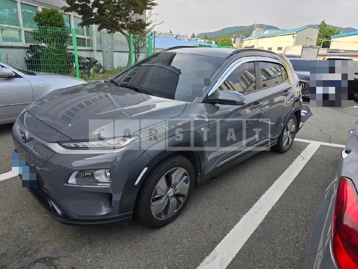 Photo 2 of 17: 2018 Hyundai Kona Electric — Korean insurance auction