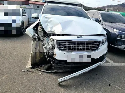 Photo 1 of 9: 2016 Kia Carnivals, VIN KNAMC81ABGS201867 — Korean insurance auction