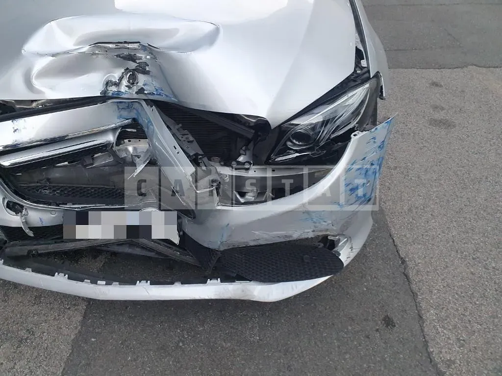 Photo 2 of 37: 2017 Mercedes-Benz E220 d, VIN WDDZF0EB6HA172383 — Korean insurance auction