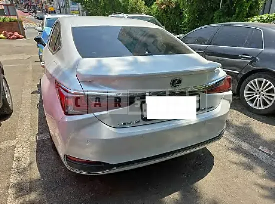 Photo 2 of 12: 2022 Lexus ES300h — Korean insurance auction