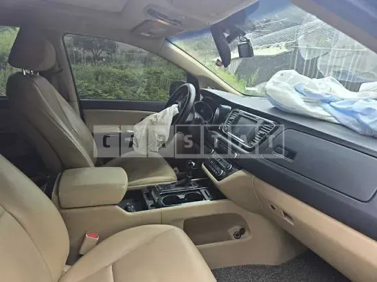 Photo 2 of 13: 2016 Kia Carnival — Korean insurance auction