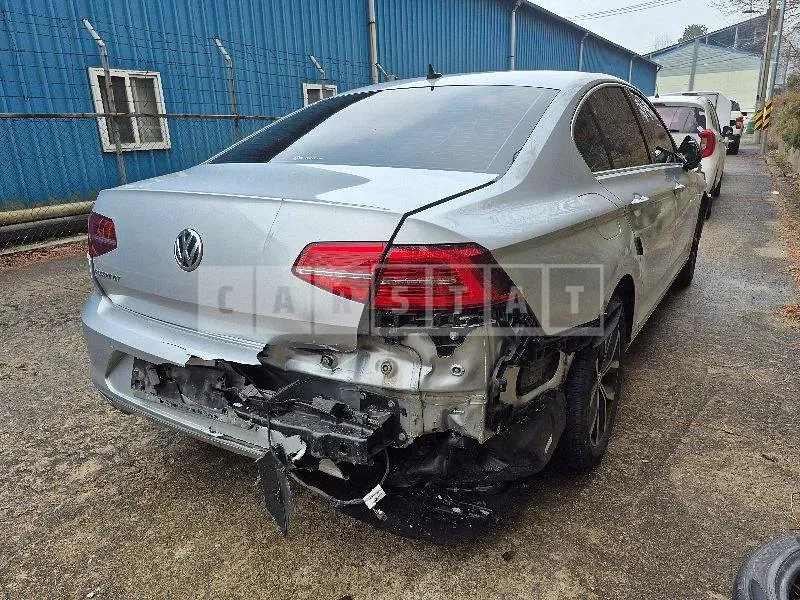 Photo 2 of 12: 2018 Volkswagen Passat GT 2.0 TDI — Korean insurance auction