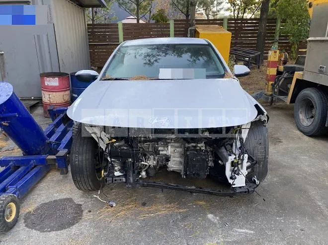 Photo 2 of 10: 2023 Hyundai Kona — Korean insurance auction
