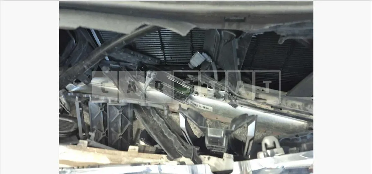 Photo 2 of 17: 2023 BMW 520i — Korean insurance auction