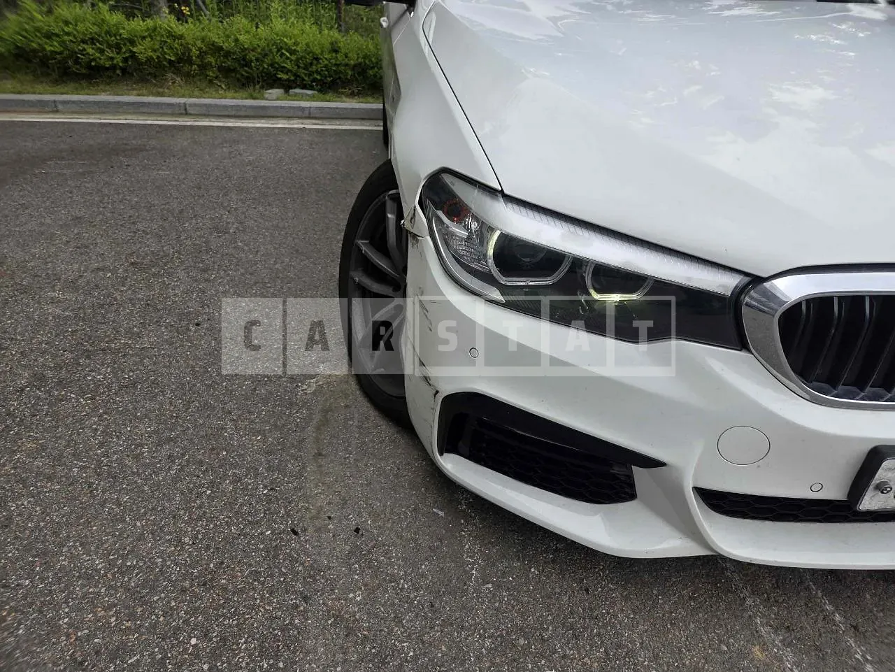 Photo 2 of 32: 2017 BMW 520d, VIN WBAJC3108JWB77504 — Korean insurance auction