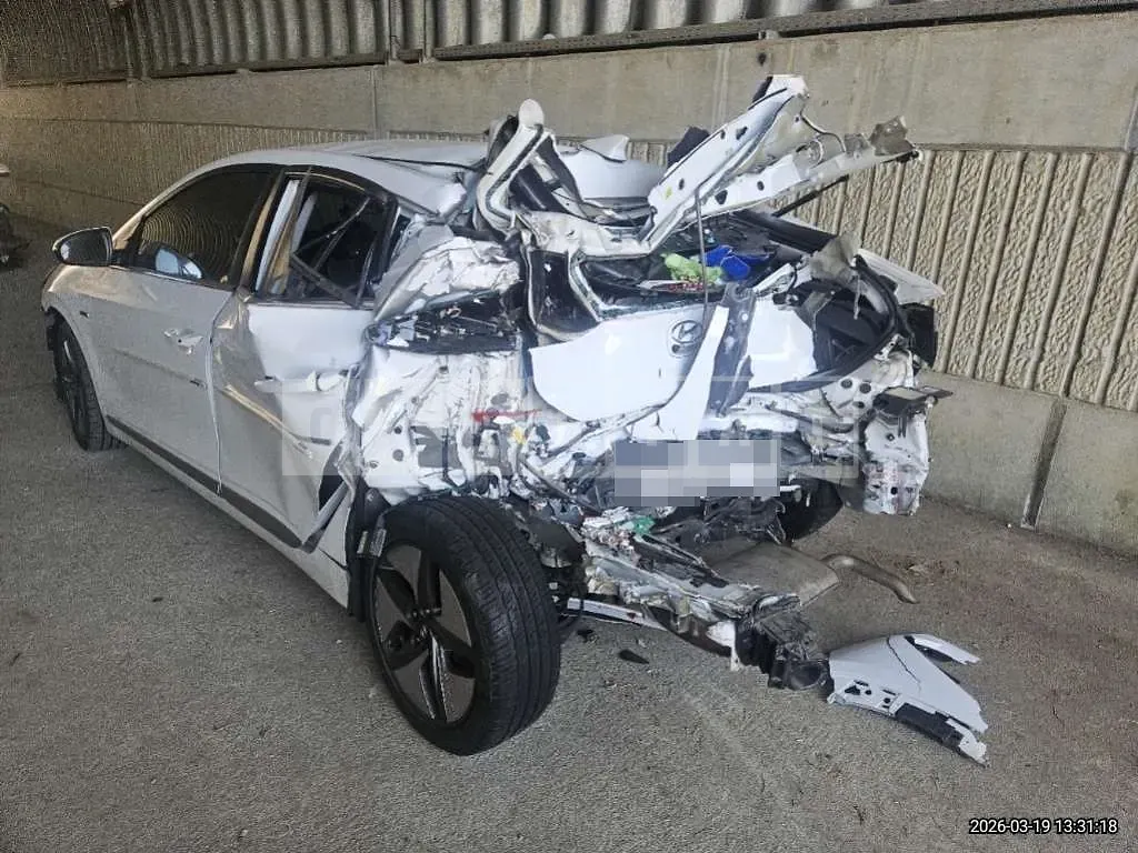 Photo 2 of 14: 2019 Hyundai IONIQ — Korean insurance auction