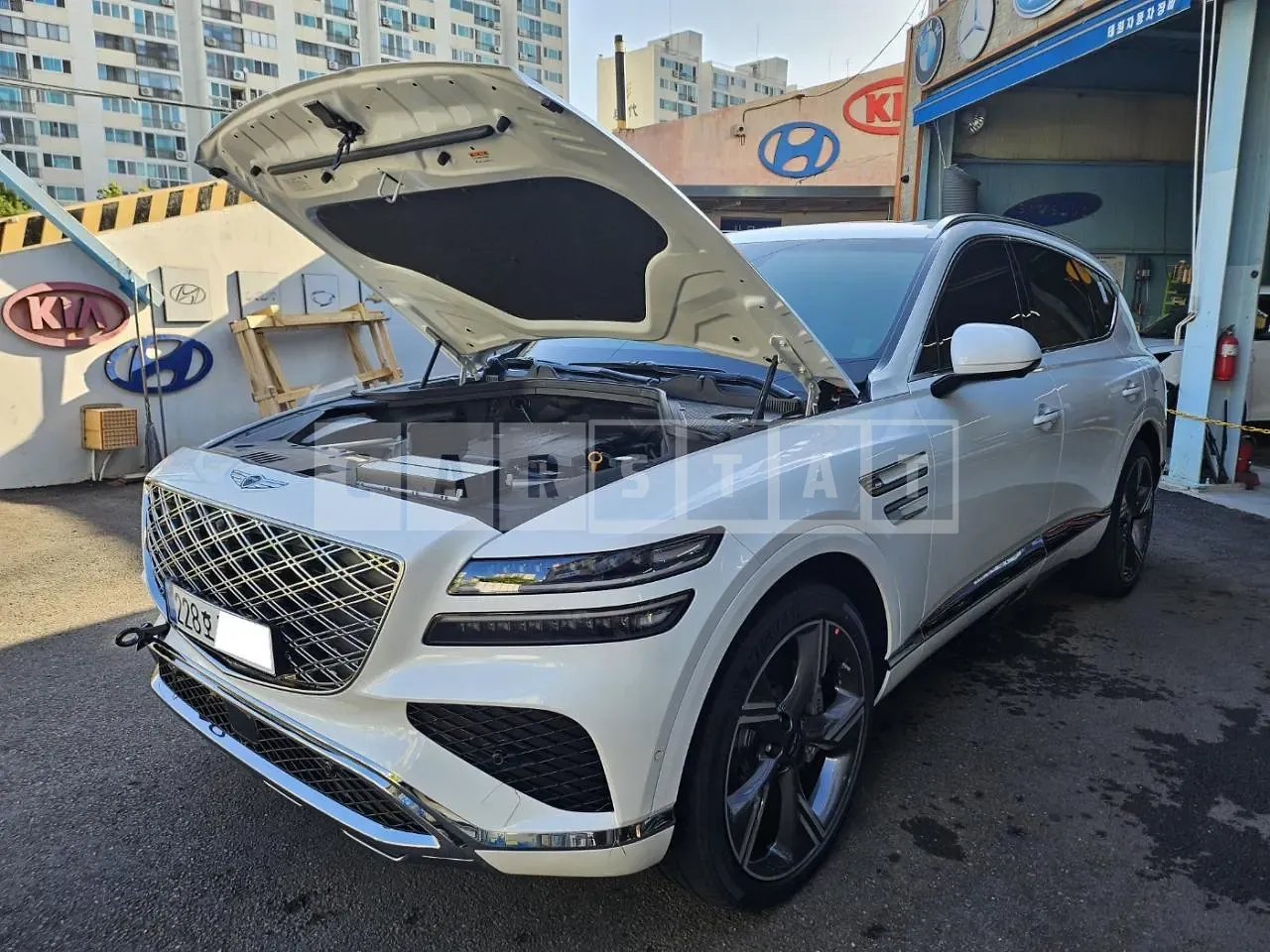 Photo 2 of 17: 2024 Genesis GV80, VIN KMTHA81BDRU246133 — Korean insurance auction