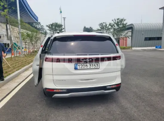 Photo 2 of 5: 2023 Kia Carnival — Korean insurance auction